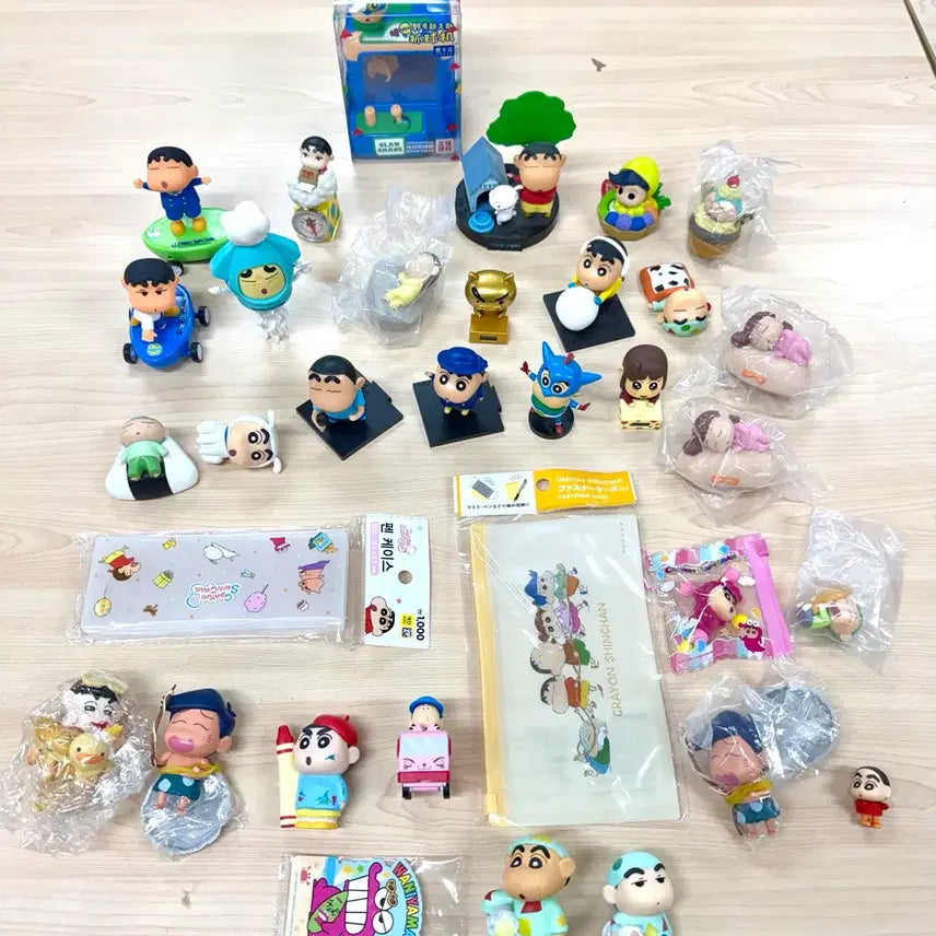 [BUNJANG] Crayon Shin-chan Miniature Figure Collection Bundle Set / shinchan miniaturefigure짱구유리흰둥이철수 쌀알소형피규어미너어쳐처&amp;굿즈90개이상 컬렉션(일괄)