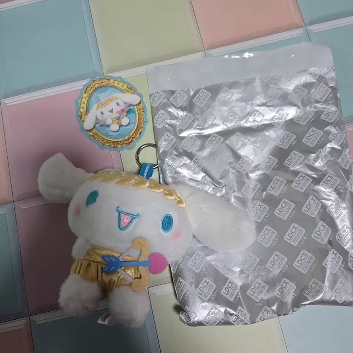 [BUNJANG] Cinnamoroll "The Kiss" Masterpiece Keychain / 시나모롤 명화 키링