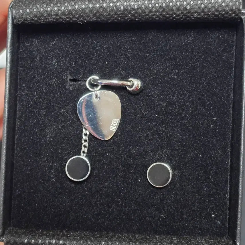 [BUNJANG] SUGA Agust D D-DAY TOUR MD Earrings / 슈가 Agust D 디데이 투어 MD 귀걸이