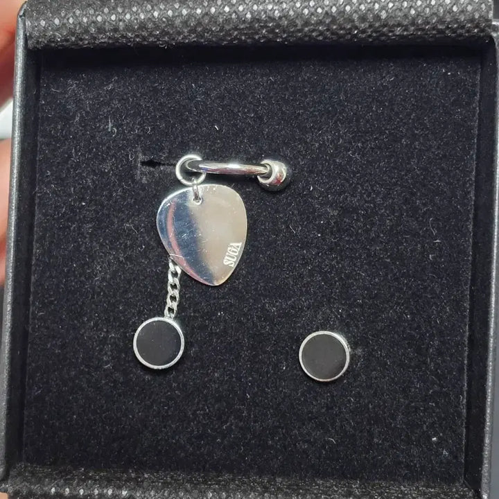 [BUNJANG] SUGA Agust D D-DAY TOUR MD Earrings / 슈가 Agust D 디데이 투어 MD 귀걸이