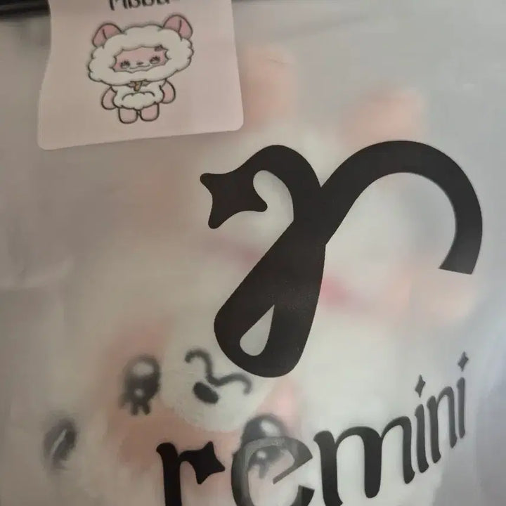 [BUNJANG] RESCENE RIBBU Doll Keychain / 리센느 현대팝업 오피셜 인형 키링 RIBBU(리브)