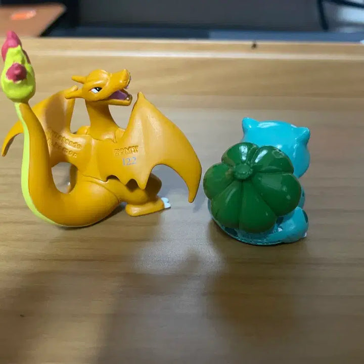 [BUNJANG] Charizard &amp; Bulbasaur Moncolle Figures Bundle Set / 리자몽 이상해씨 몬코레
