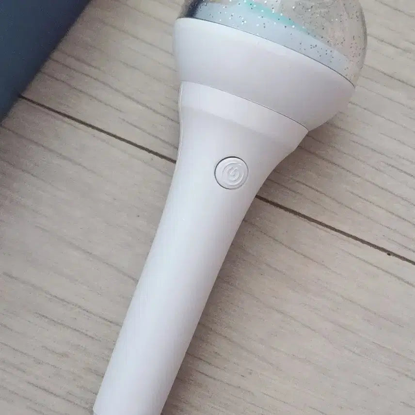 BUNJANG] DAY6 Light Key Ring / 데이식스 응원봉키링 DAY6 LIGHT KEY