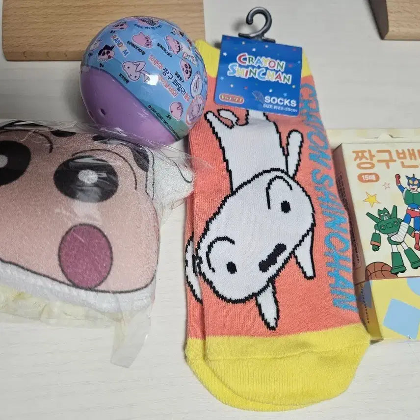 [BUNJANG] Crayon Shin-chan Socks &amp; Band Set / 크레용 신짱 양말 및 짱구밴드 세트