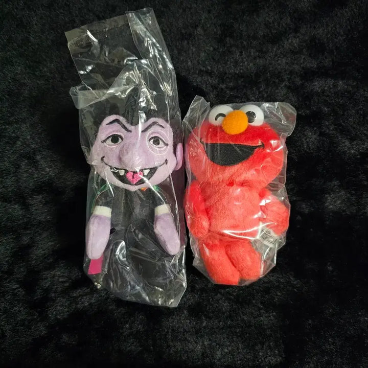 [BUNJANG] Sesame Street Gacha Dolls - Count von Count + Elmo Bundle Set / 세서미 스트리트 가챠 인형 - 카운트 백작 + 엘모 일괄