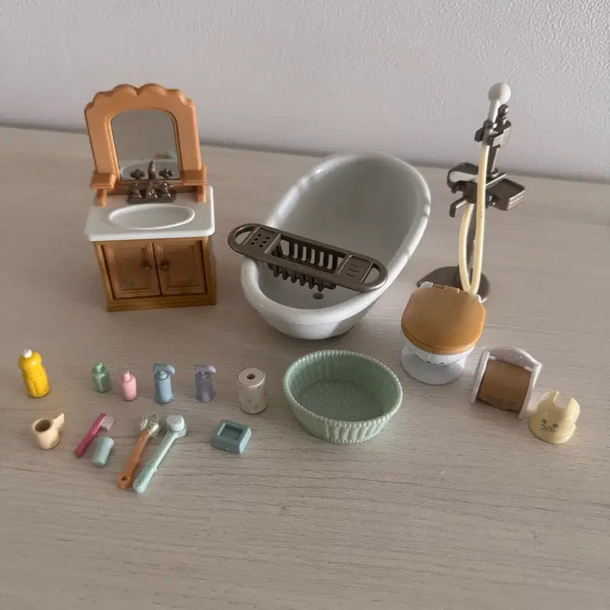 [BUNJANG] Sylvanian Families Bathroom Set / 단종)실바니안패밀리 욕실세트 화장실 (변기 욕조 세면대 샤워기 욕실용품