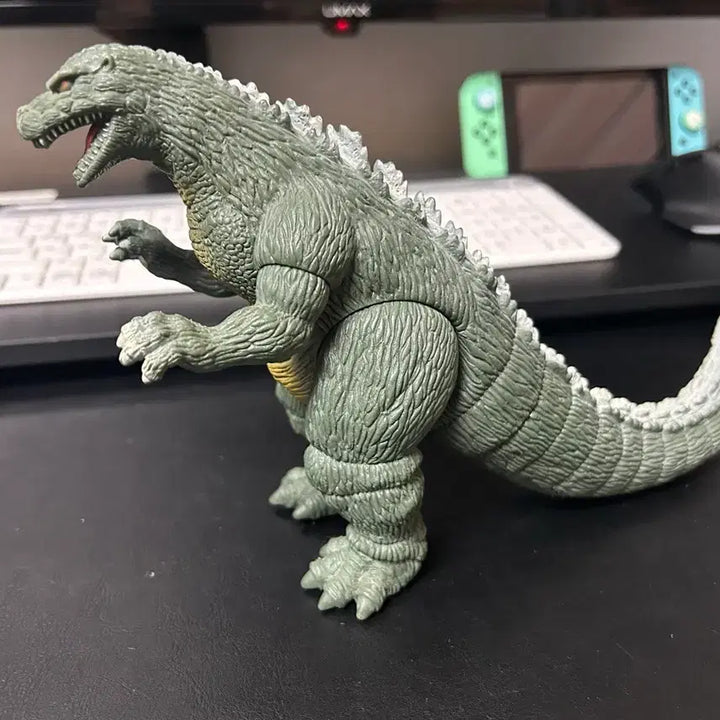 [BUNJANG] Movie Monster Little Godzilla Sofubi Figure / (무비몬스터) 리틀 고질라 소프비 피규어 판매합니다.