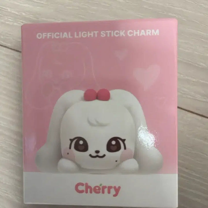 [BUNJANG] IVE MiniB Wonyoung Cherry Lightstick Charm / 아이브 미니브 원영 체리 응원봉 참