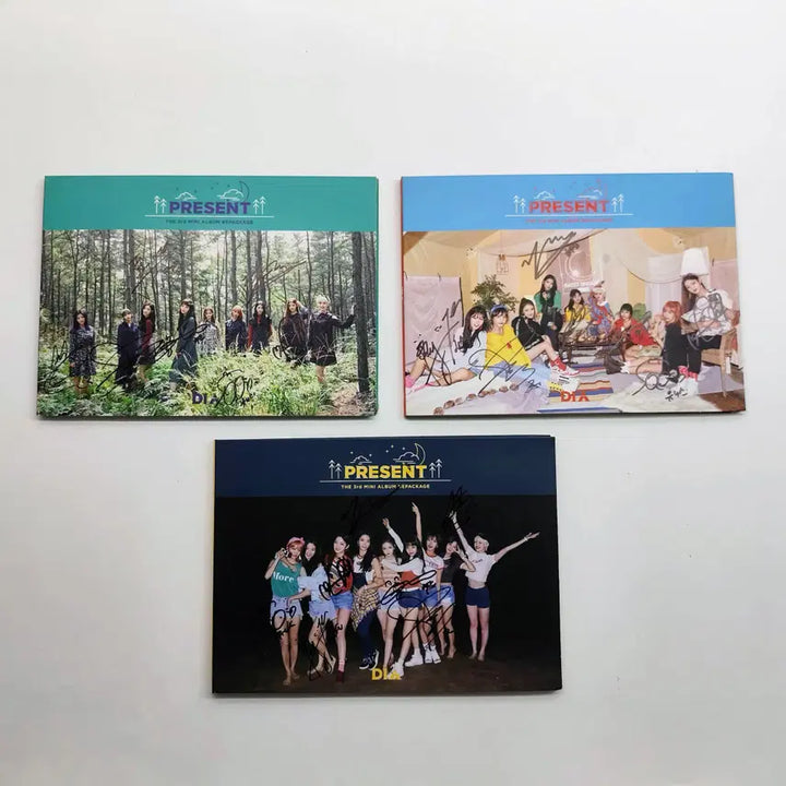 [BUNJANG] DIA Autographed Mini 3rd Repackage Album "PRESENT" 3 Version Full Set / [친필사인반] 다이아(DIA) 미니 3집 리패키지 PRESENT 3종 전버전 친필 사인 앨범