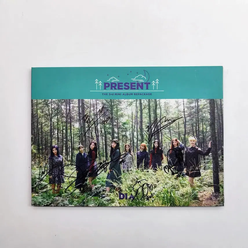 [BUNJANG] DIA Autographed Mini 3rd Repackage Album "PRESENT" 3 Version Full Set / [친필사인반] 다이아(DIA) 미니 3집 리패키지 PRESENT 3종 전버전 친필 사인 앨범