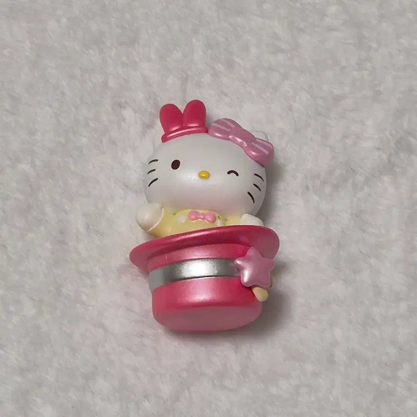 [BUNJANG] Hello Kitty Gacha Figure / 키티 가챠피규어
