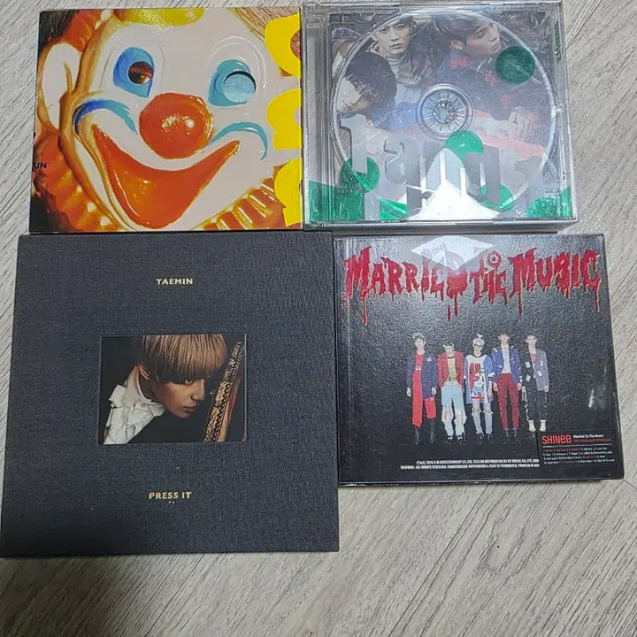 [BUNJANG] SHINee Taemin Album &amp; Goods Photocard Bundle Set / 샤이니 앨범 &amp; 태민 앨범 &amp; 태민 굿즈 포카 일괄