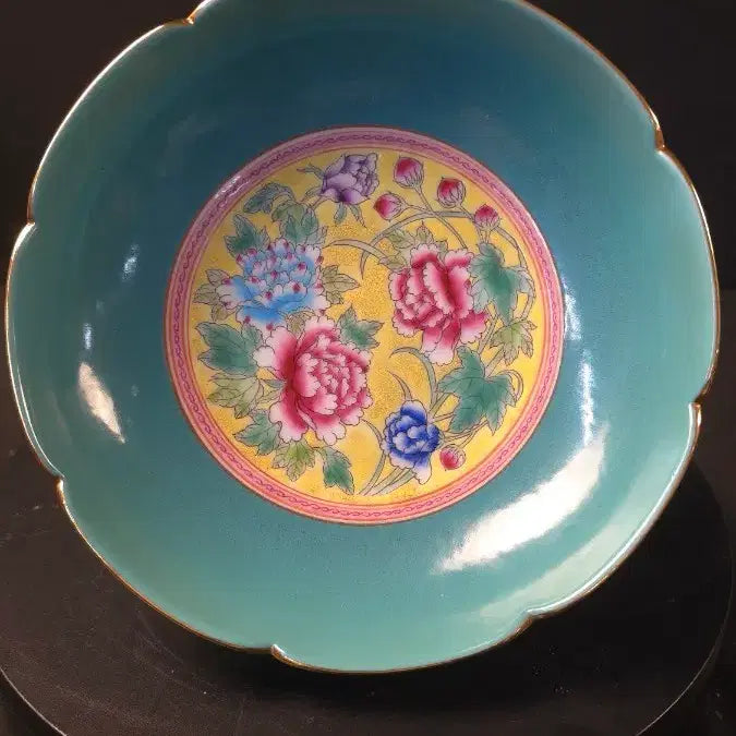 [BUNJANG] Joseon Dynasty Celadon Vase with Peony and Scrollwork Motifs / 261001-2 황지법랑 전지화훼문 화형완