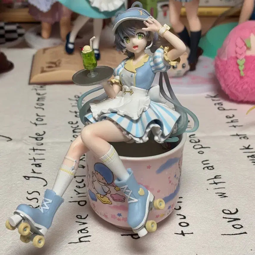 [BUNJANG] FURYU Vocaloid Luo Tianyi Noodle Stopper Figure / 후류 보컬로이드 뤄톈이 누들스토퍼 피규어 종업원 피규어 판매