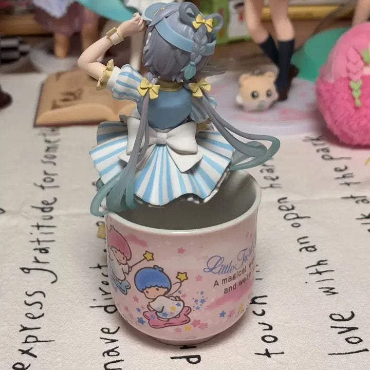 [BUNJANG] FURYU Vocaloid Luo Tianyi Noodle Stopper Figure / 후류 보컬로이드 뤄톈이 누들스토퍼 피규어 종업원 피규어 판매
