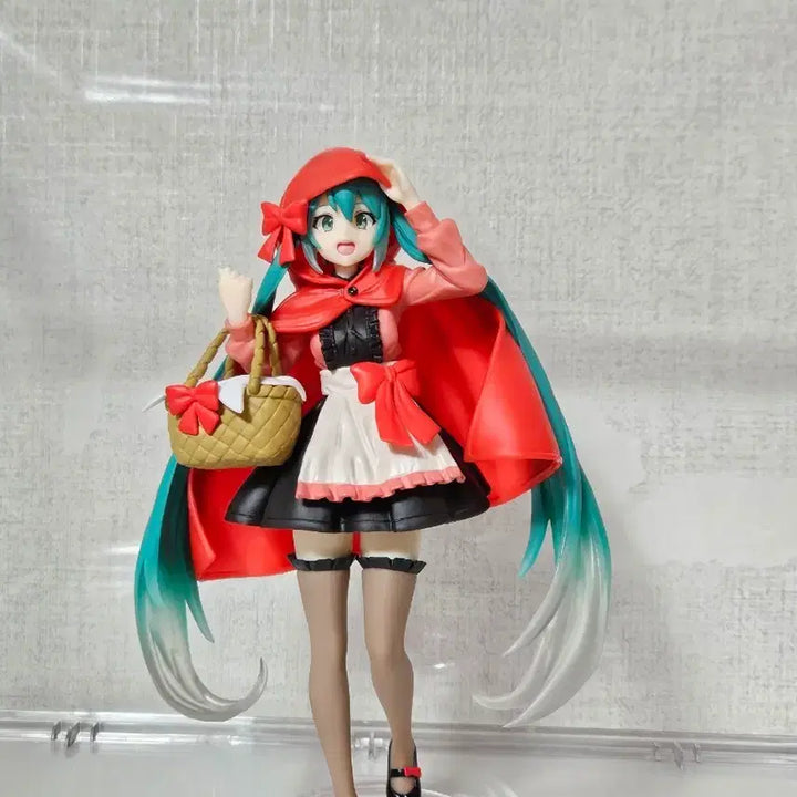 [BUNJANG] Hatsune Miku Red Riding Hood Figure / 하츠네 미쿠 원더랜드 피규어 빨간망토