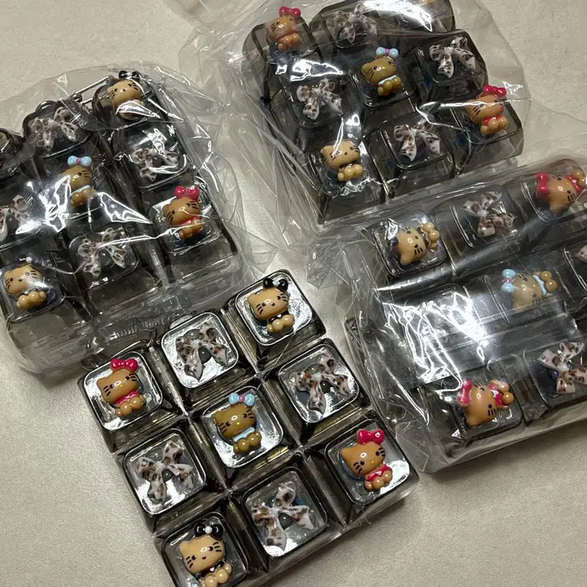 [BUNJANG] Hello Kitty 9-Keycap Set / 헬로키티 9구 라이크 키캡