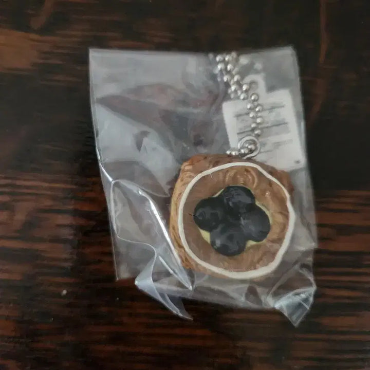 [BUNJANG] Bandai Gashapon Andersen Double Swing Figure Dark Cherry Danish Keyring Charm / 반다이 가샤퐁 안데르센 더블 스윙 피규어 다크 체리 데니쉬 키링 챰 제과 빵 베이커리 콜라보 일본 음식 가챠