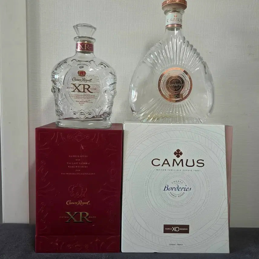 [BUNJANG] Crown Royal XR Camus Borderies XO Cognac Empty Bottle Case Set / 크라운 로열 XR / 카뮤 보더리스 XO 코냑 위스키 공병