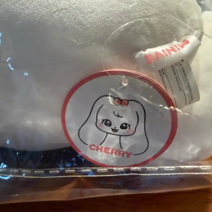 [BUNJANG] IVE MiniB Cherry Face Cushion / 아이브 미니브 체리 페이스쿠션