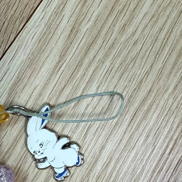 [BUNJANG] NewJeans Rabbit Beaded Strap / 급처 뉴진스 토끼 비즈스트랩