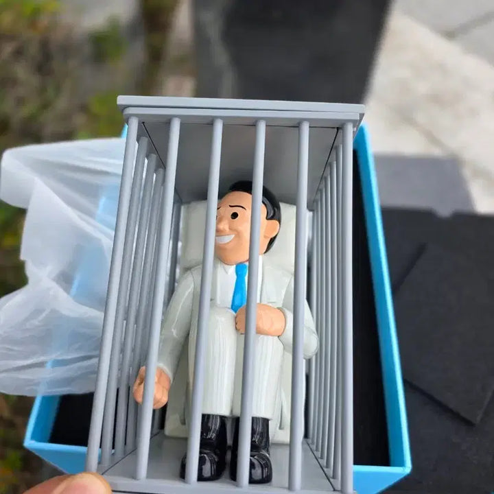 [BUNJANG] Joan Cornellà Cage Man / 조안코넬라 케이지맨