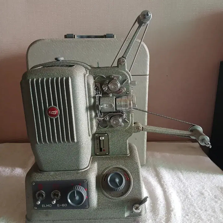 [BUNJANG] Elmo E-80 Projector / 엘모 E-80 영사기