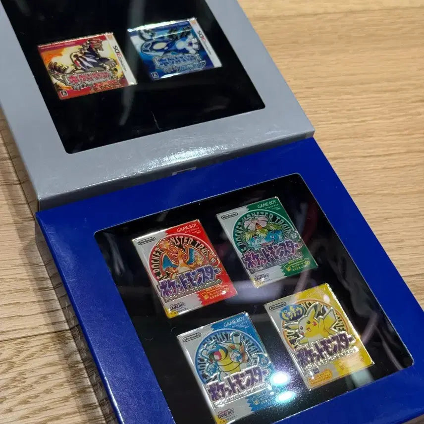 [BUNJANG] Pokemon 30th Anniversary Red/Green/Blue Pikachu Omega Ruby Alpha Sapphire Pin Badge Set / 포켓몬스터 30주년 기념 적녹청 피카츄 오메가루비 알파사파이어 핀배지
