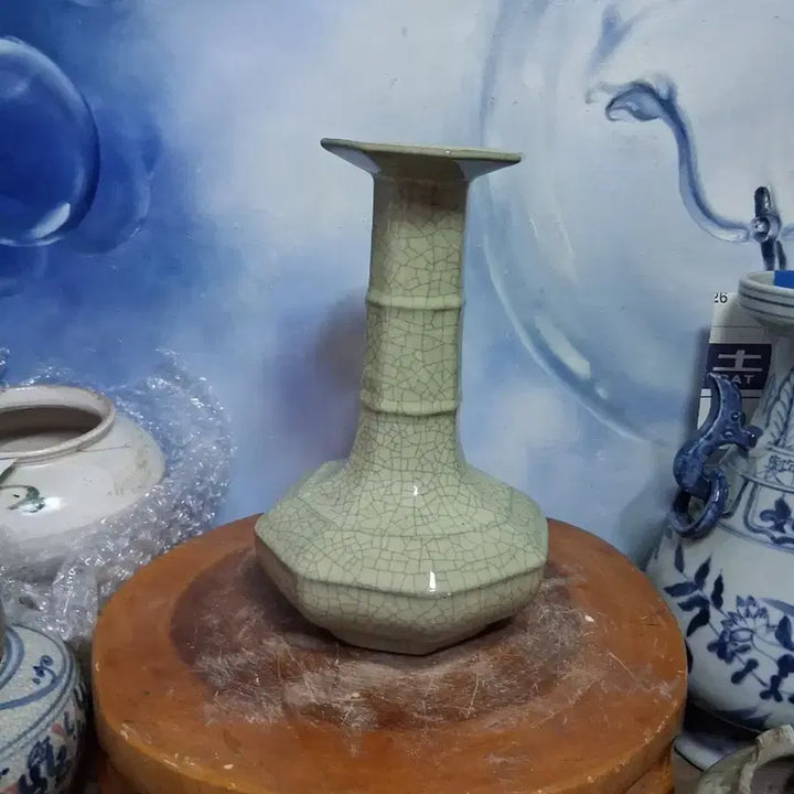 [BUNJANG] Bingryeolmun Octagonal Mandori Ceramic Vase / 빙렬문 팔각 맨돌이 도자기
