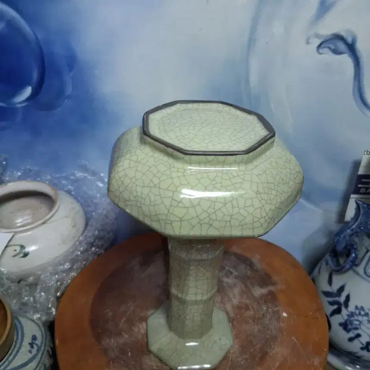 [BUNJANG] Bingryeolmun Octagonal Mandori Ceramic Vase / 빙렬문 팔각 맨돌이 도자기