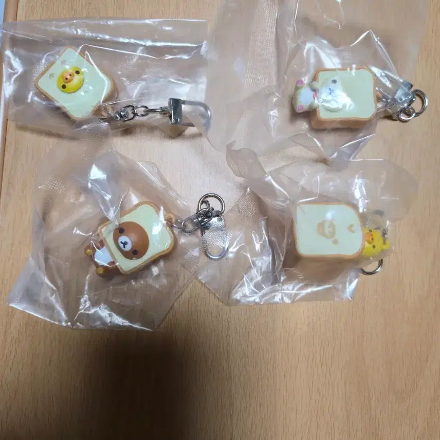 [BUNJANG] Rilakkuma Bread Charm Set (4 Types) / 리락쿠마 식빵 키링 4종