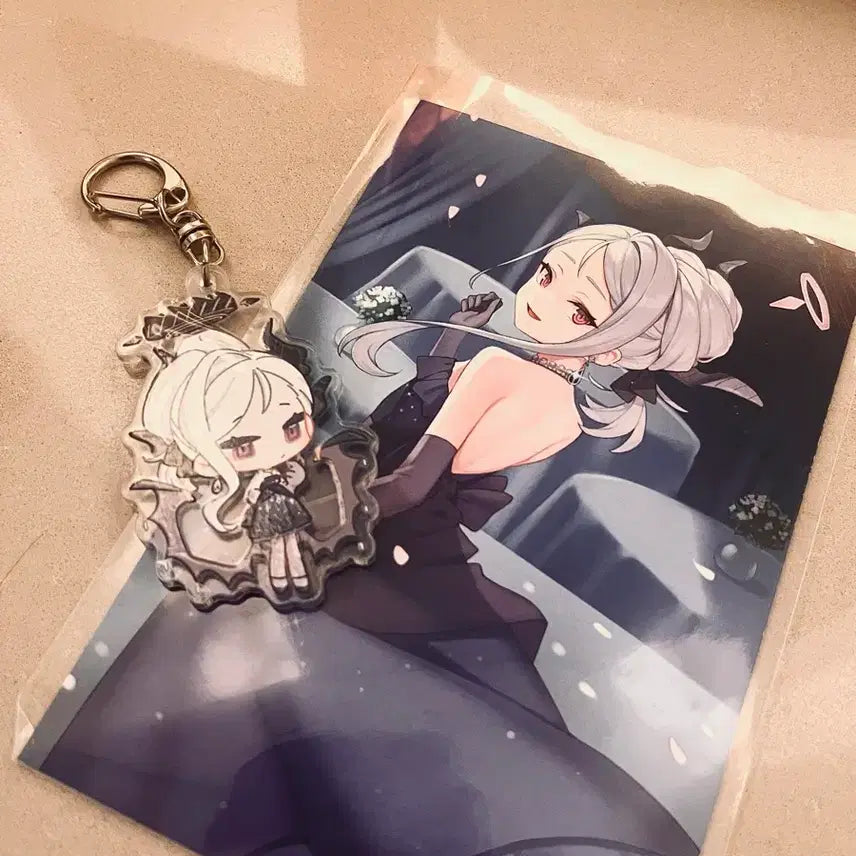[BUNJANG] Blue Archive Hina Keyring &amp; Postcard Set / 블루아카이브 히나 키링+엽서 세트