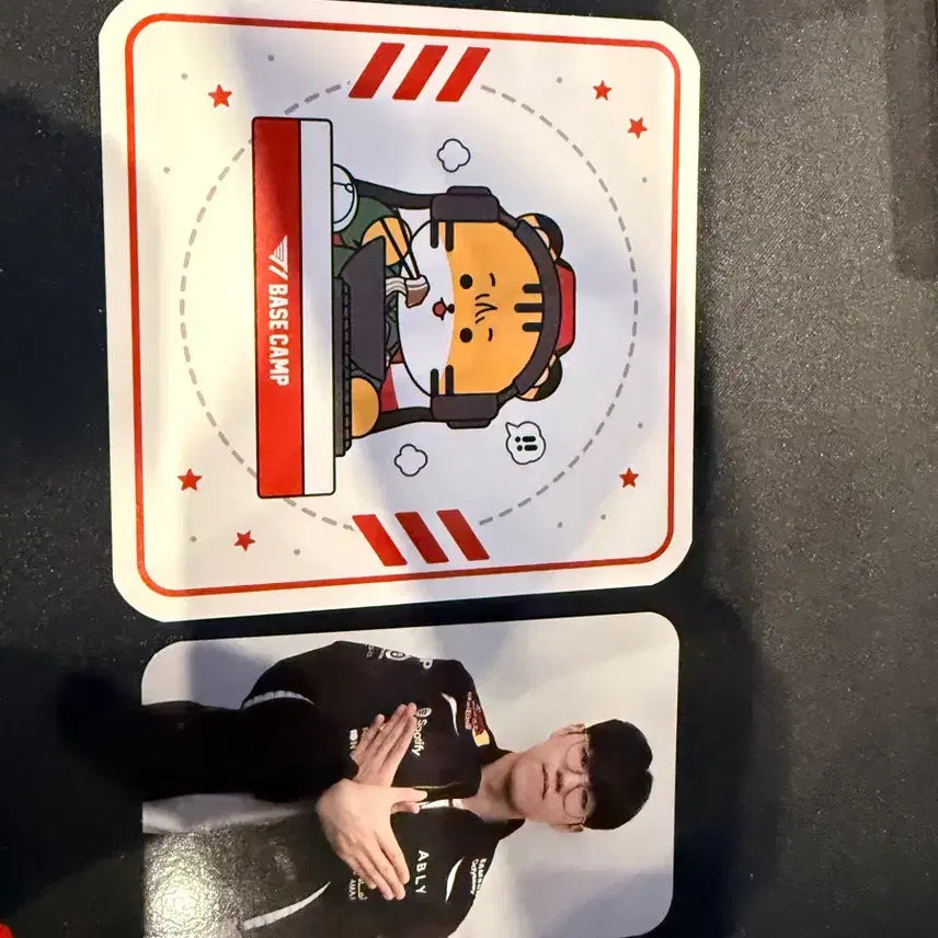 [BUNJANG] T1 Base Camp ONER Photocard + Coaster / t1 강남 베이스캠프 포카 + 코스터 ONER