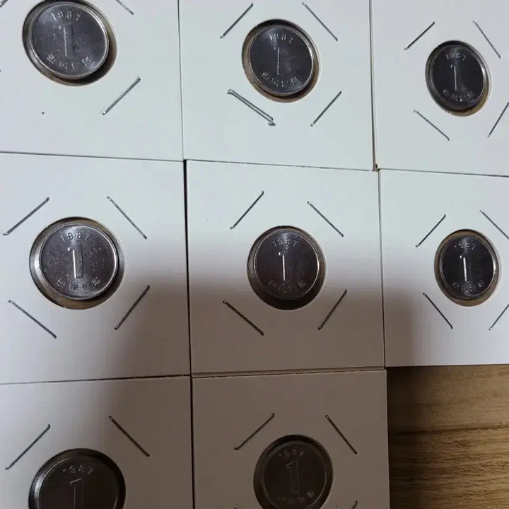[BUNJANG] 1987 1 Won Unused Coin Bundle (8 pieces) / 1987년 1원 미사용 동전 8개