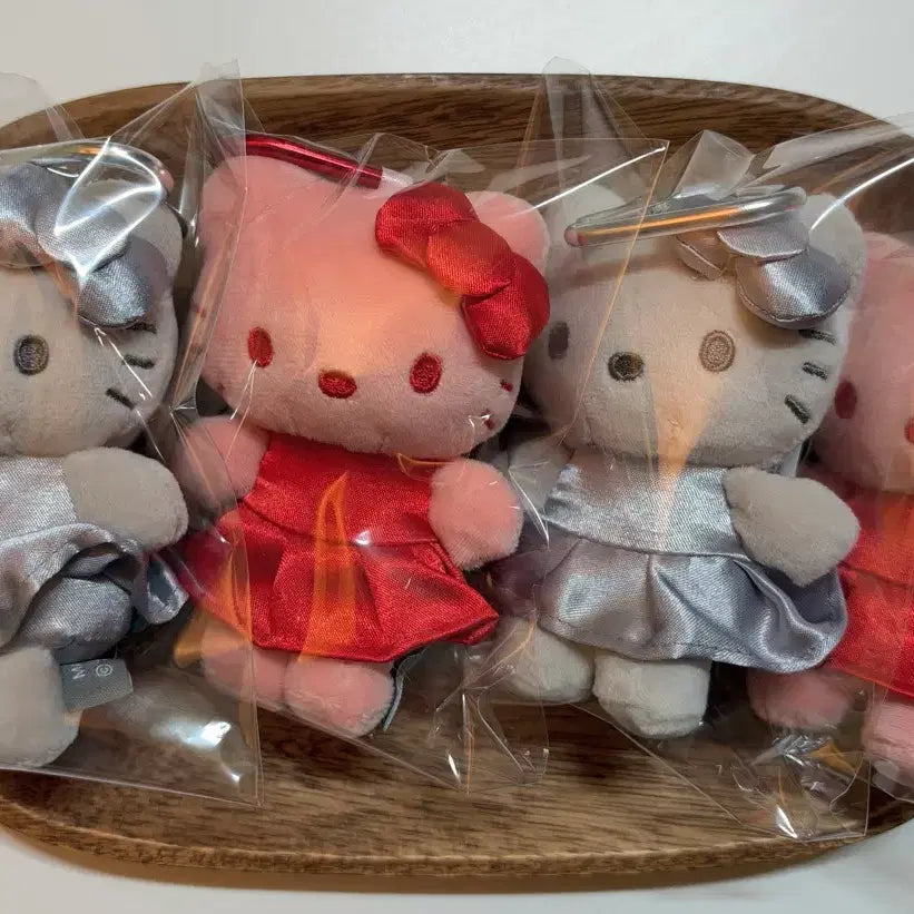 [BUNJANG] Sanrio Hello Kitty Doll Keyring Red/Silver Set / 일괄) 산리오 헬로키티 인형 키링