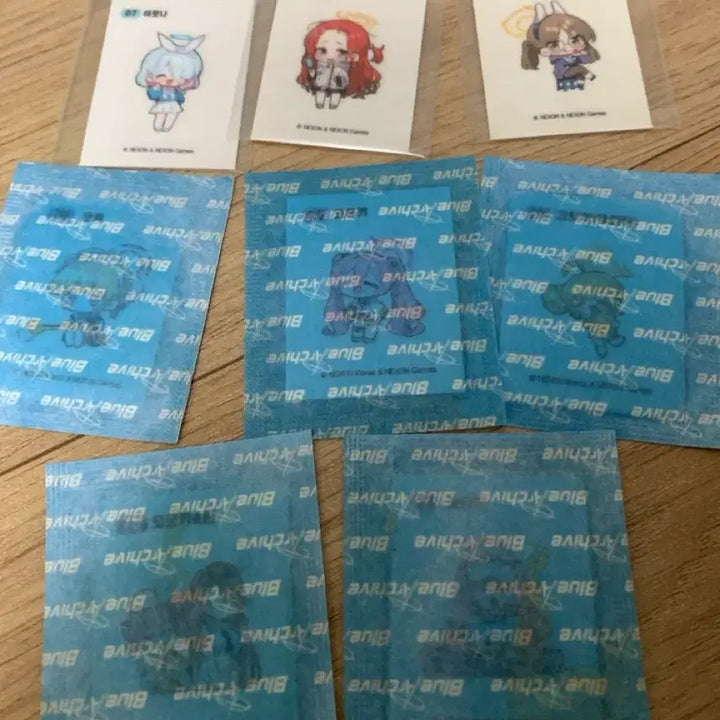 [BUNJANG] Blue Archive Sticker Set + Ediya Character Card Bundle / 블루아카이브 띠부씰 + 이디야 캐릭터 카드 일괄