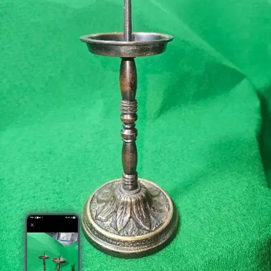 [BUNJANG] Pair of Embossed Brass Candlesticks Leaf Motif / 잎무늬 부조 황동 촛대 한 쌍 , 묵직하고 견고한 촛대 2점