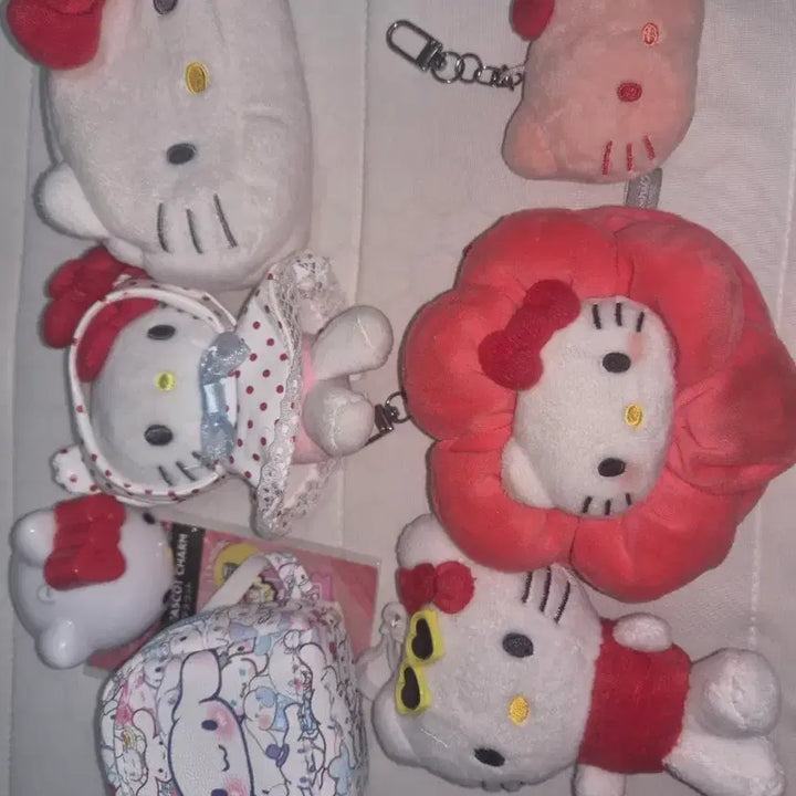 [BUNJANG] Sanrio Hello Kitty Doll Bundle Set / 산리오 헬로키티 20만원상당 인형들 일괄로 팝니당ㅠㅠ