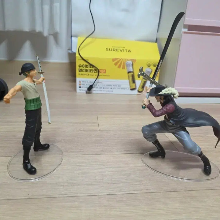 [BUNJANG] One Piece Zoro &amp; Mihawk Dramatic Showcase Figure Set / 원피스 피규어 조로, 미호크 드라마틱쇼케이스