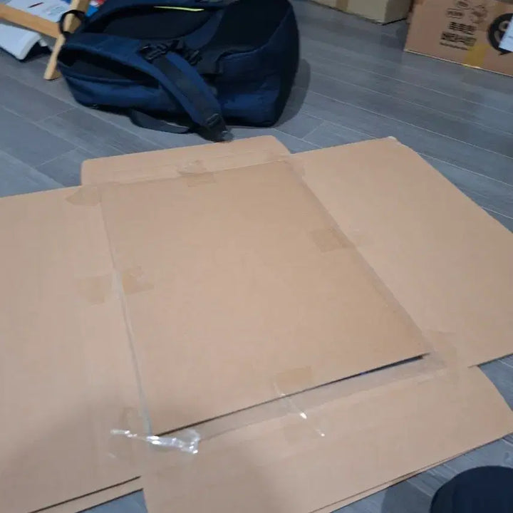 [BUNJANG] Chiikawa Character Poster Hachware Sealing / 치이카와 캐릭터포스터 8종중 (하치와레 메지루시)