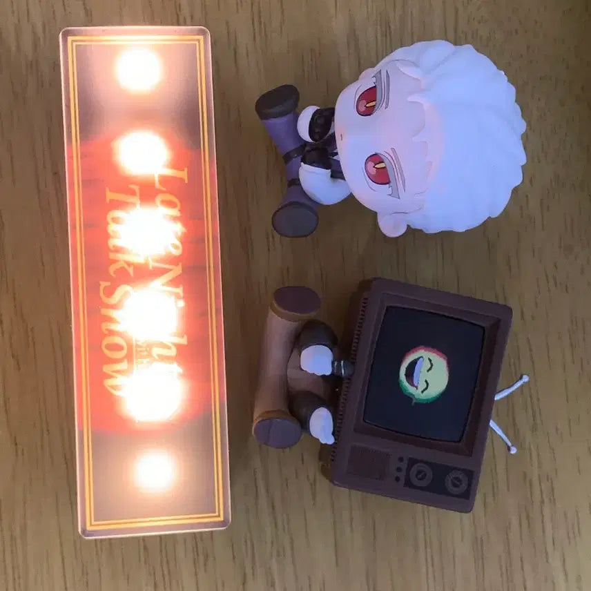 [BUNJANG] Ghost Story Office Worker Figure Bundle Set (Lee Jaheon, Brown) / 괴담출근 피규어(이자헌,브라운) 일괄 판매