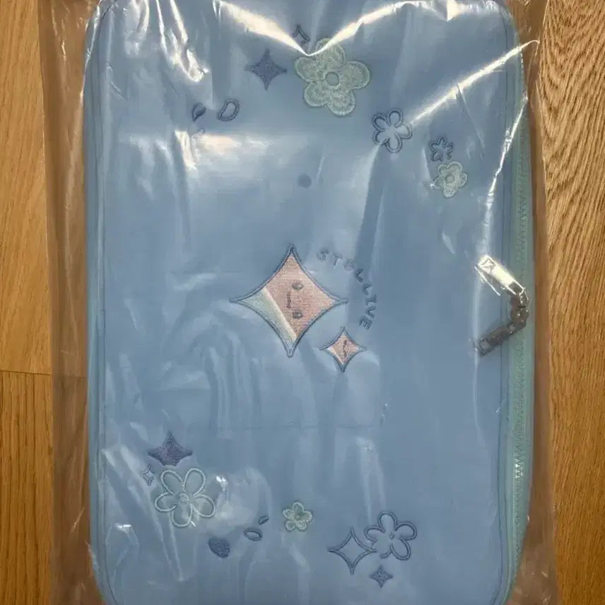 [BUNJANG] Stellive Spring Blossom Date Pouch (Sealed) / 미개봉 스텔라이브 봄빛데이트 파우치입니다
