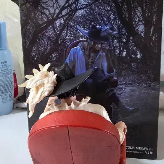 [BUNJANG] One Piece Mihawk Seated Figure - Authentic / (택포)원피스 미호크 좌상 피규어 팝니다.정품 입니다.