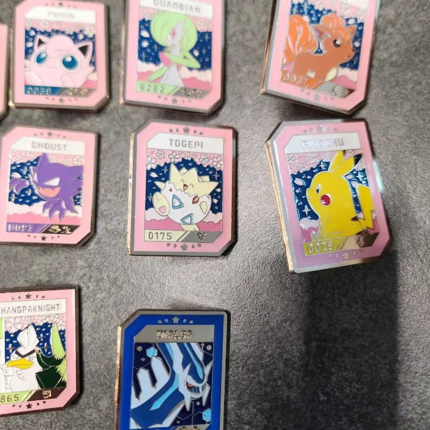 [BUNJANG] Pokemon Brooch Set (12 Types) / 포켓몬 배지 뱃지 이삭 토스트 12종 세트로 판매