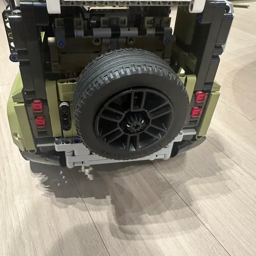 [BUNJANG] LEGO Technic 42110 Land Rover Defender (Used) / 레고 테크닉 42110 랜드로버 디펜더 중고