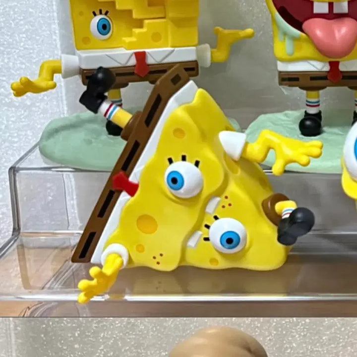 [BUNJANG] Pop Mart SpongeBob Restructuring Error Figure / 팝마트 스폰지밥 Restructuring Error 피규어 말도안돼 말도 안 돼 스펀지밥 에러