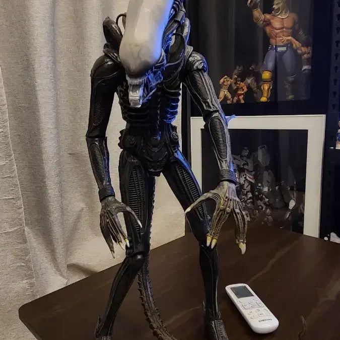 [BUNJANG] Alien 18-inch Figure / 에일리언 18인치 피규어 판매합니다