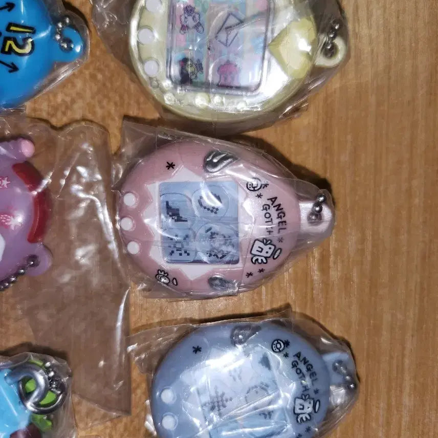 [BUNJANG] Miniature Tamagotchi Shaka Shaka Gacha Set - 6 Types Bundle / [일괄가] 6종 미니어쳐 다마고치 샤카샤카 가챠 일괄
