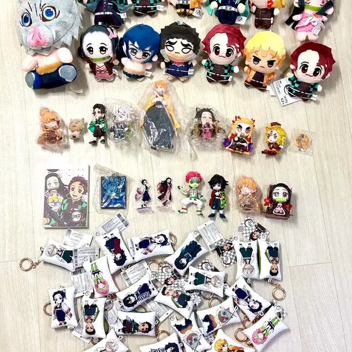 [BUNJANG] Demon Slayer Character Figure &amp; Goods Bundle Set / 귀멸의칼날네즈코탄지로사네미기유렌고쿠이노스케젠이츠교메이피규어가챠굿즈인형뽑기키링열쇠가방고리인형 일괄