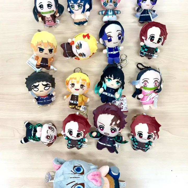 [BUNJANG] Demon Slayer Character Figure &amp; Goods Bundle Set / 귀멸의칼날네즈코탄지로사네미기유렌고쿠이노스케젠이츠교메이피규어가챠굿즈인형뽑기키링열쇠가방고리인형 일괄